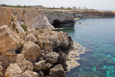 Deniz mağaraları, Akdeniz, Kıbrıs