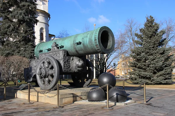 Kanon van de tsaar in het Kremlin van Moskou, winter — Stockfoto