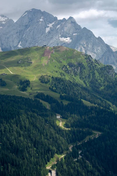Гірський Пейзаж Влітку Снігом Верхів Гір Італійських Долонях — стокове фото