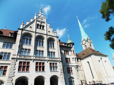 Zürih 'teki Predigerkirche Kilisesi manzarası