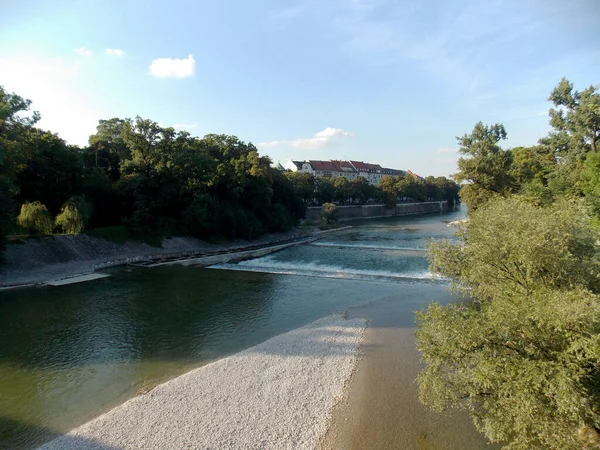 Gyönyörű Kilátás Isar Folyóra Münchenben — Stock Fotó