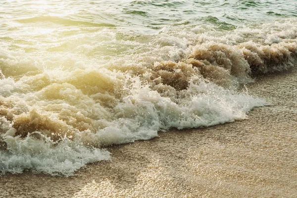 Texture of water with beach — Stock Photo, Image