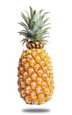 taze ananas izole