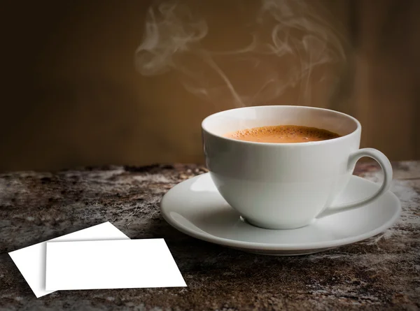 Xícara de café com cartão de visita — Fotografia de Stock