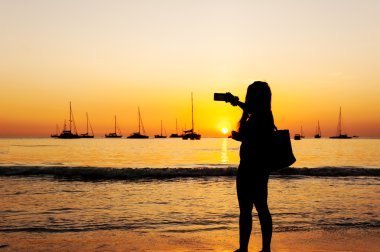 Akıllı telefon ile görüntü çekim kadın siluet