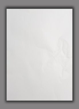 Beyaz izole, buruşuk kağıt kırpma yolu