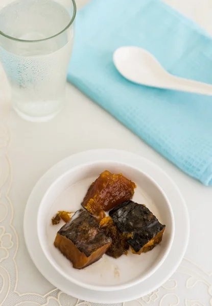 Postre con leche de coco —  Fotos de Stock