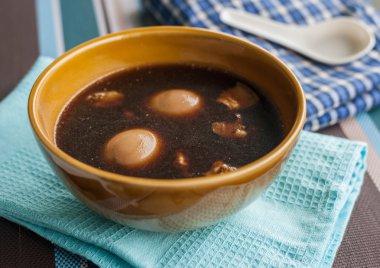 Ot pirinç ile yapılan çorba sağlıklı gıda