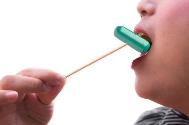 Bir hap yiyen kadınlar