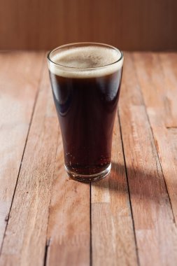 Cam su su soda ışıltı