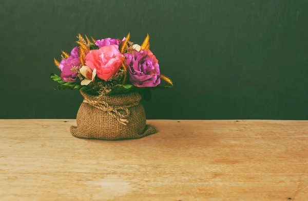Flor colorido en tono vintage —  Fotos de Stock