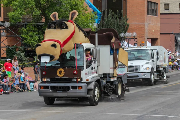 at kostüm calgary izdiham parade (2, sokak süpürme aracı)