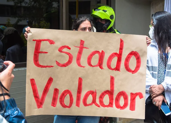 Bogota Colombia Mei 2021 Vrouwen Met Spandoeken Tegen Het Opeisen — Stockfoto