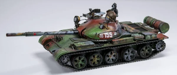 秋季伪装中的苏联T62A中型坦克模型 — 图库照片