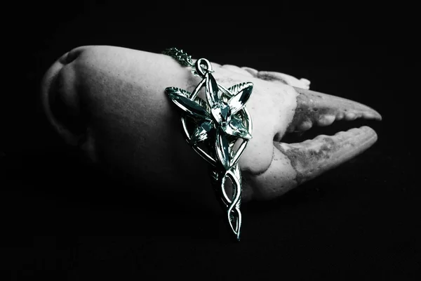 Pendentif Evenstar Sur Crabe Bon — Photo