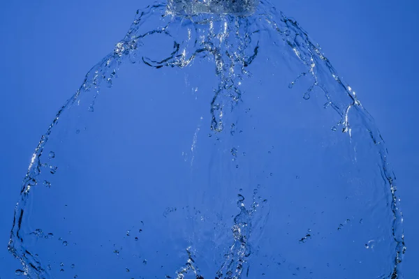 青色の背景に水テクスチャ — ストック写真