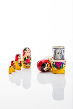 Matryoshka ve yüz dolar bill