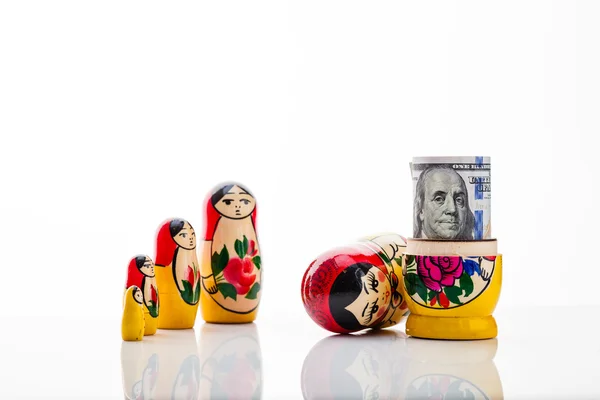 Matryoshka ve yüz dolar bill