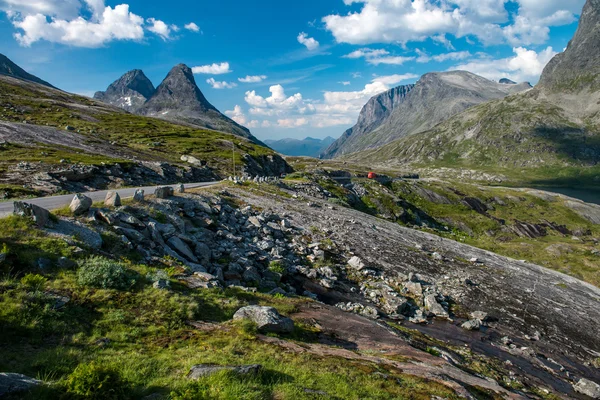 Way to Trollstigen (Stairway of the Troll). Trollstigen is the most popular attraction road in Norway. — Stock Photo, Image