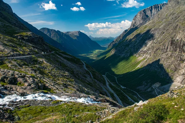 Trollstigen (Stairway of the Troll) is the most popular attraction road in Norway. — Stock Photo, Image