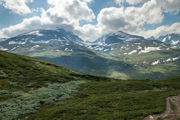 Norveç Dağları Jotunheimen Milli Parkı'nda doğal görünümü