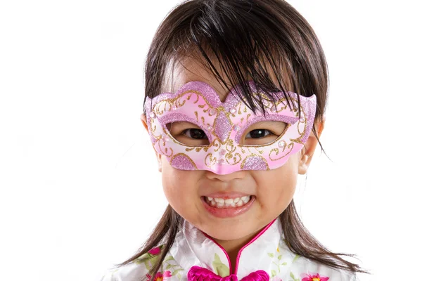 Asiático pouco chinês menina vestindo máscara — Fotografia de Stock