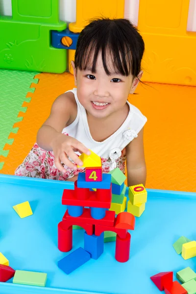 Asian Little Chinese Girl Playing Wooden Blocks — Stock Photo, Image