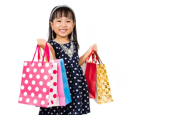 Asiático poco china chica con compras bolsa — Foto de Stock