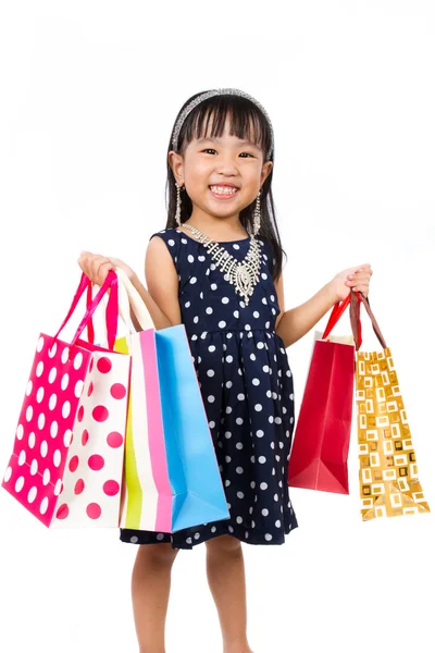 Asiático poco china chica con compras bolsa — Foto de Stock