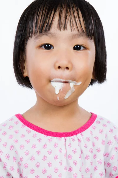 Asiática poco china chica comer helado — Foto de Stock