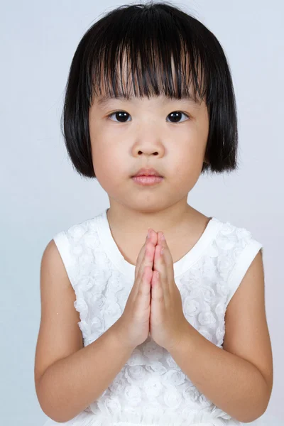 Asijské holčička čínských modlí — Stock fotografie