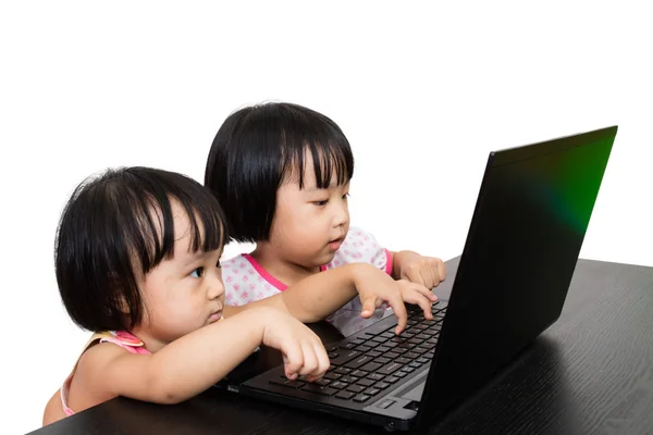 Azjatycki chiński dziewczynki gry komputer Laptop — Zdjęcie stockowe