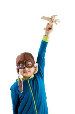 Asyalı Çinli çocuk ahşap uçak ile oynamak