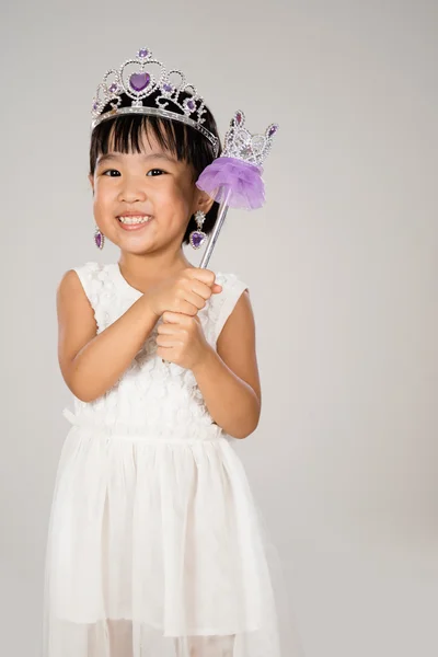 Asiatische kleine chinesische Mädchen im Prinzessinnen-Kostüm — Stockfoto