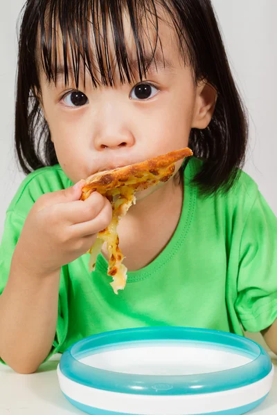 Little Asain Chinese Eating Pizza — Stockfoto