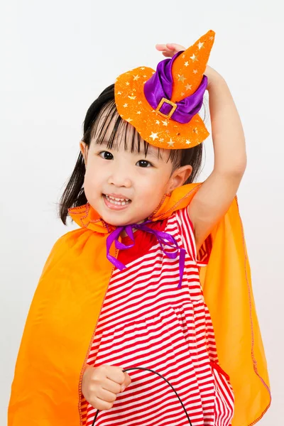 Aziatische-Chinese meisje vieren Halloween. — Stockfoto