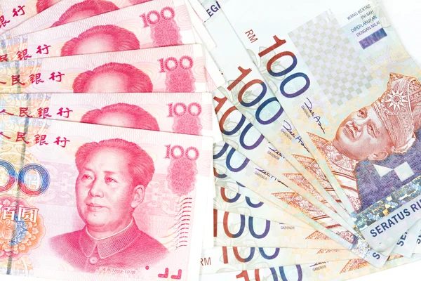 China en Maleisië rekeningen op witte achtergrond — Stockfoto