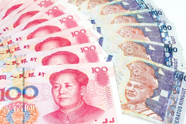 China en Maleisië rekeningen op witte achtergrond — Stockfoto
