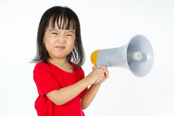 Asiático chinês menina segurando megafone — Fotografia de Stock