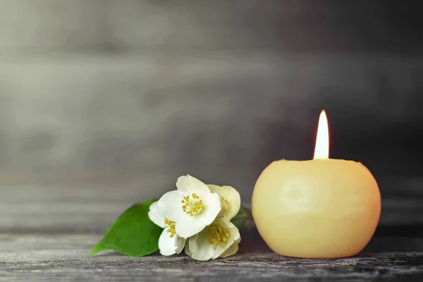 Меморіальна Свічка Біла Квітка Жасмину — стокове фото