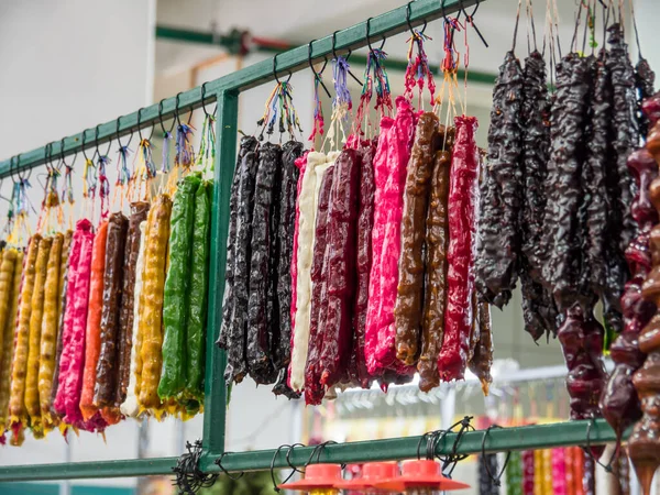 Uma Bela Pendurada Multi Colorida Churchkhela Balcão Mercado Sul Rússia — Fotografia de Stock