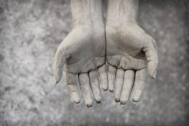 kirli götürdü eller