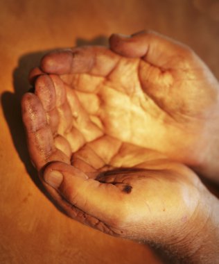 kirli götürdü eller