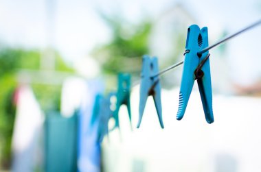 blue pin on rope