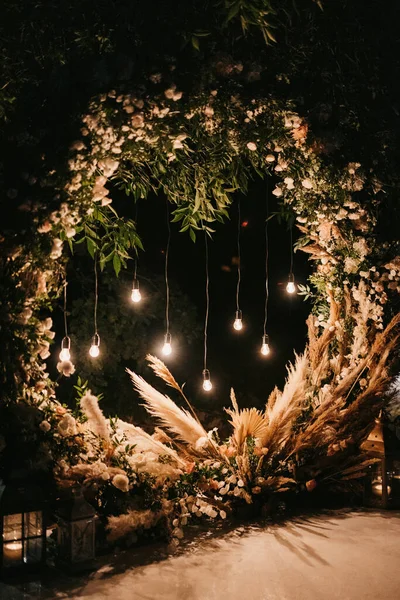 Salle Cérémonie Mariage Décoration Chaises Arc — Photo