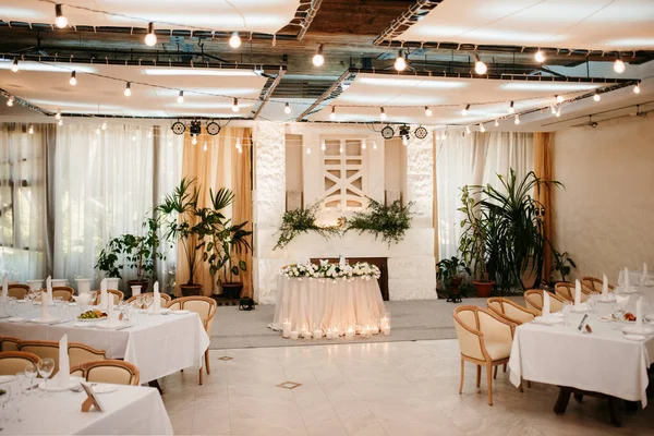 Presidium Newlyweds Banquet Hall Restaurant Decorated Candles Green Plants General — Stock Photo, Image