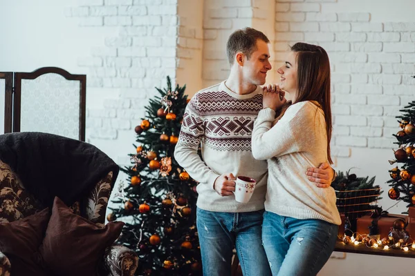 Guy Girl Celebrate New Year Togethe — Stock Photo, Image