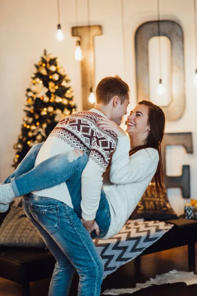 Guy Girl Celebrate New Year Togethe — Stock Photo, Image