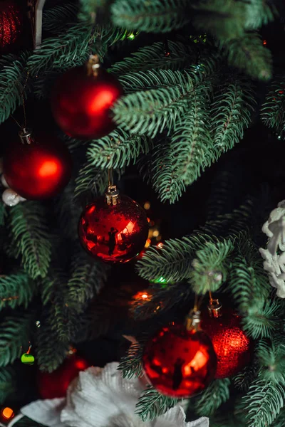 Nuovo Anno Decorazioni Festive Colori Caldi Albero Natale Corona Natale — Foto Stock