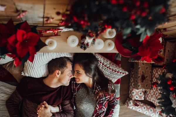 Guy Girl Celebrate New Year Togethe — Stock Photo, Image